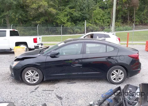 2020 Hyundai Elantra Value Edition z USA, uszkodzony, nr VIN 5NPD84LF8LH546960